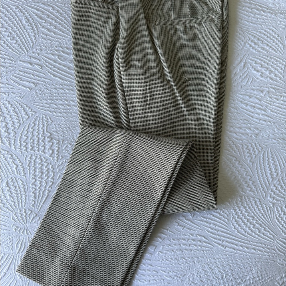 White House Black Market Black and White Ankle Cropped Pants